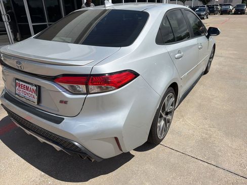 Used 2020 Toyota Corolla SE w/ SE Premium Package FWD image 7