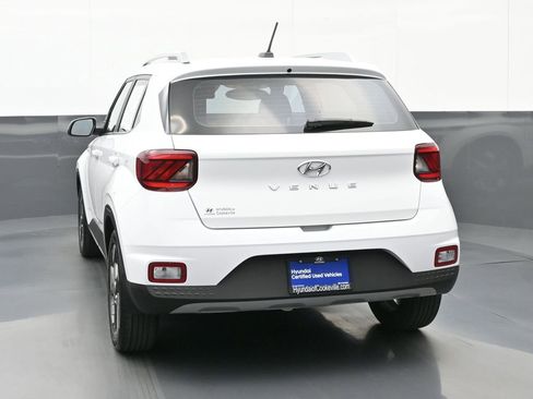 Certified 2024 Hyundai Venue SEL FWD image 5