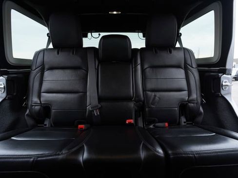 Used 2021 Jeep Wrangler Unlimited Sahara image 33