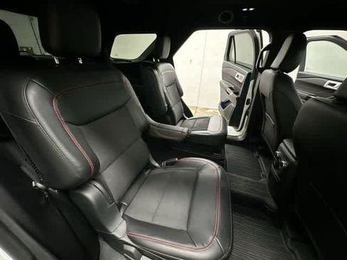 Used 2024 Ford Explorer ST-Line w/ Class IV Trailer Tow Package image 23