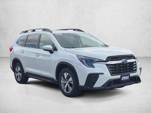 Used 2024 Subaru Ascent Premium w/ Convenience Package image 3