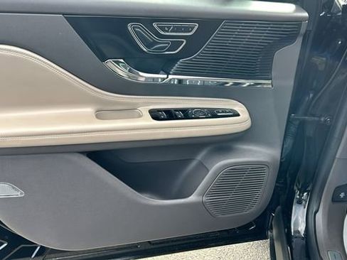 Used 2022 Lincoln Corsair FWD image 16