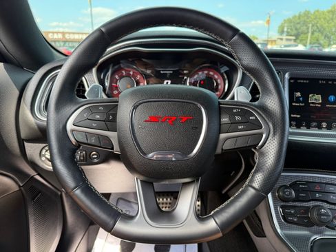 Used 2015 Dodge Challenger SRT Hellcat RWD image 19