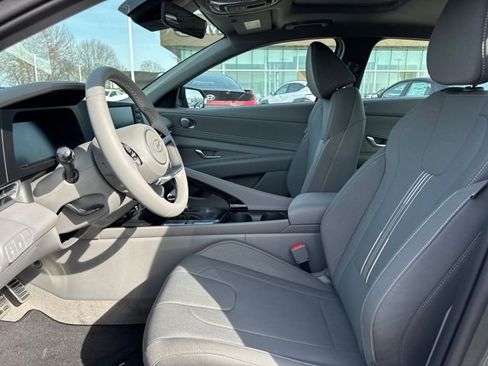 New 2026 Hyundai Elantra SEL Sport FWD image 11