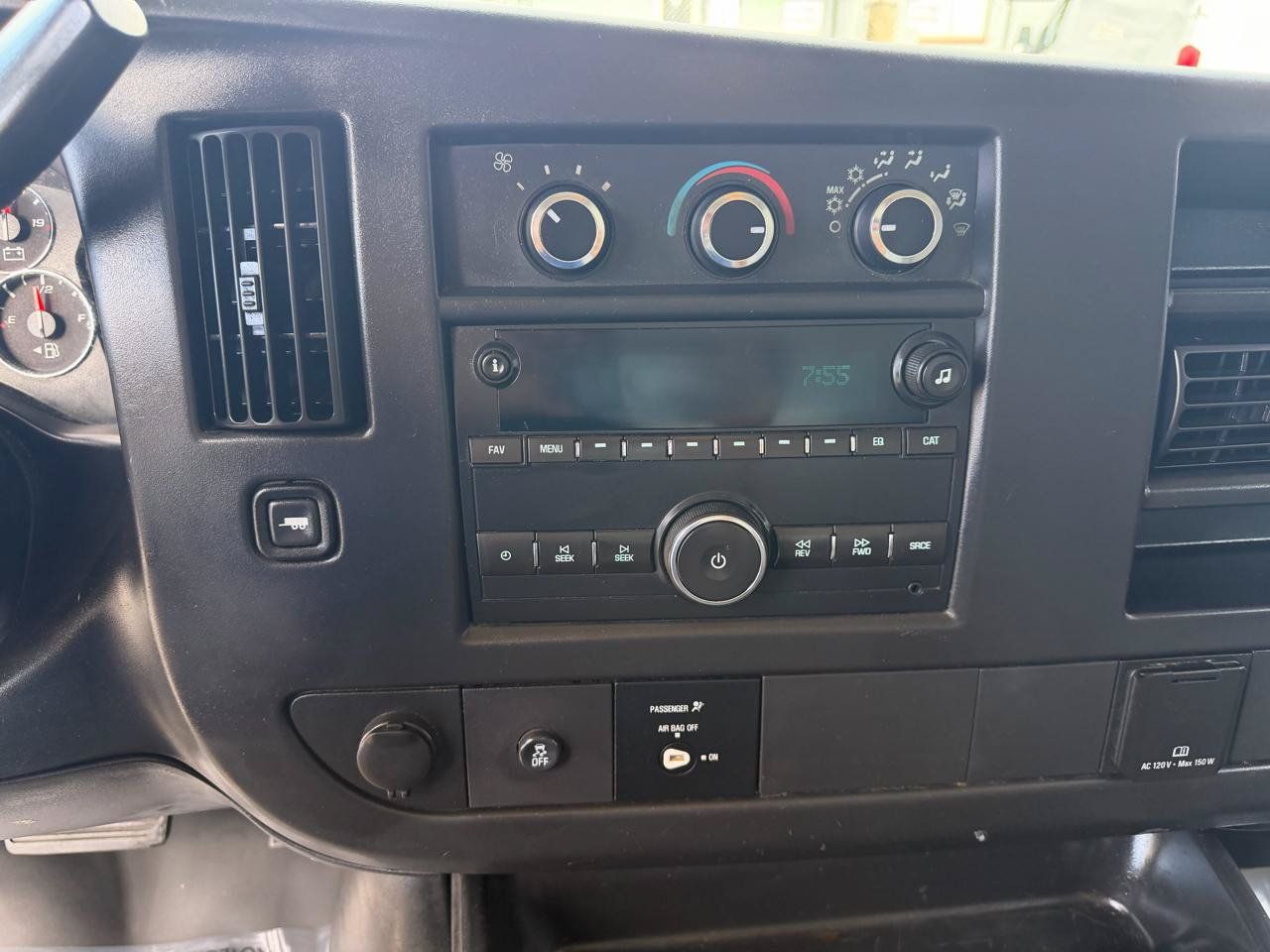Used 2016 Chevrolet Express 3500 RWD image 19