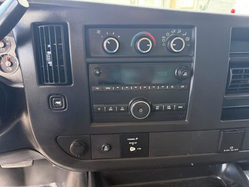 Used 2016 Chevrolet Express 3500 image 19