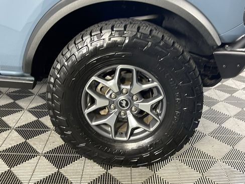 Used 2022 Ford Bronco Badlands image 11