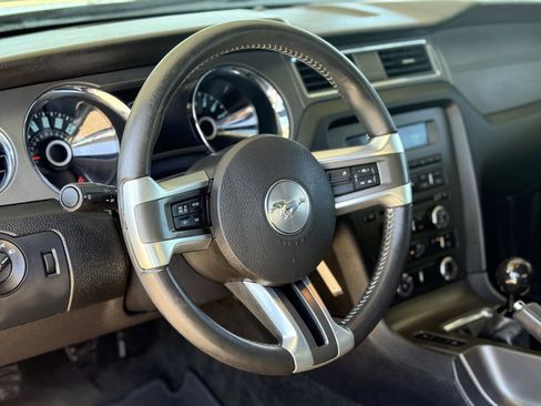 Used 2014 Ford Mustang Coupe RWD image 15