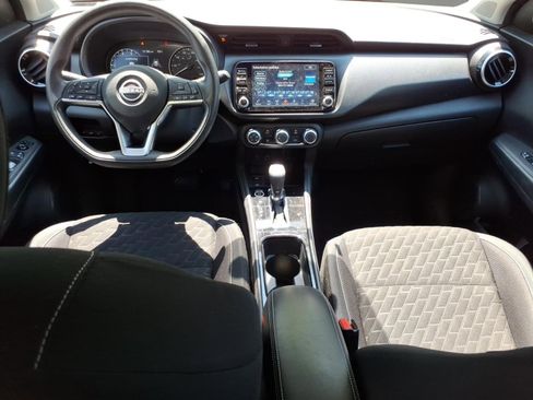 Used 2023 Nissan Kicks SV FWD image 9