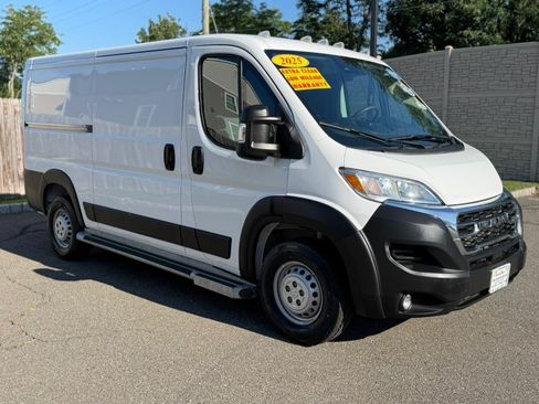 Used 2025 RAM ProMaster 2500 w/ U-Haul Equipment Group FWD image 2