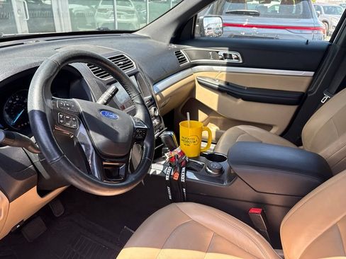Used 2017 Ford Explorer XLT w/ Equipment Group 202A AWD/4WD image 14