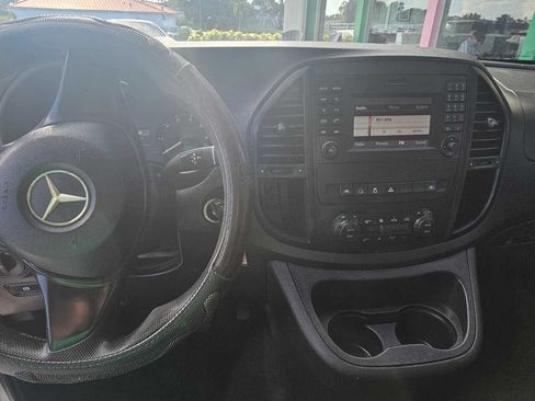 Used 2017 Mercedes-Benz Metris Passenger image 15