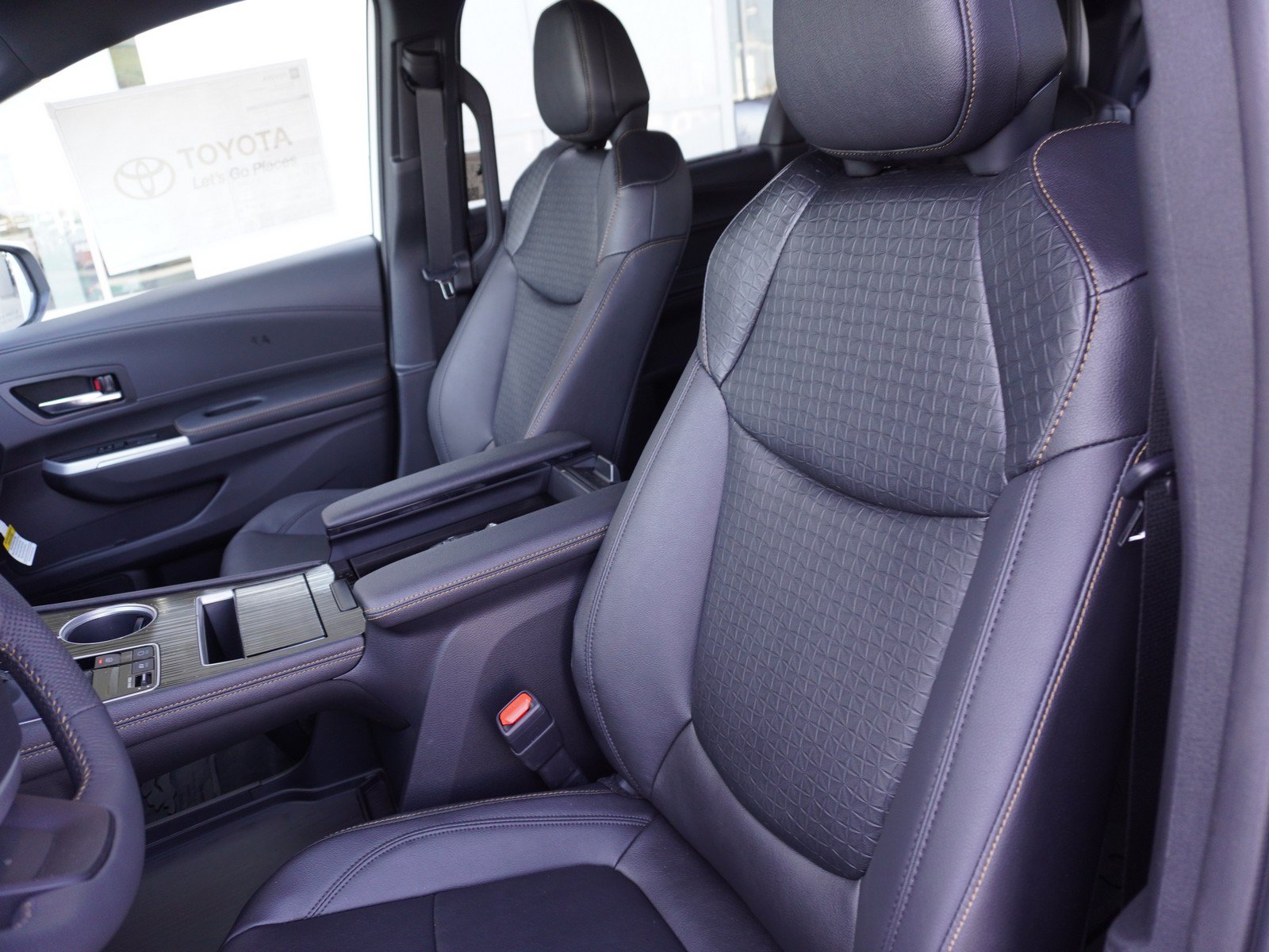 New 2026 Toyota Sienna XLE Woodland Edition AWD/4WD image 22
