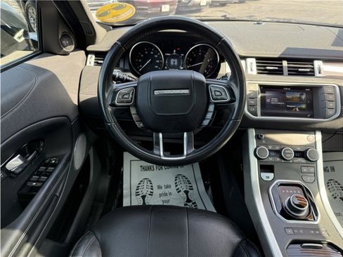 Used 2017 Land Rover Range Rover Evoque SE Premium image 34