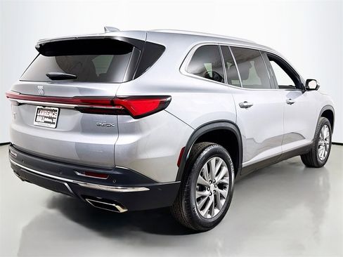 Used 2025 Buick Enclave Preferred image 4