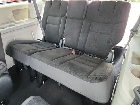 Used 2017 Dodge Grand Caravan SE w/ Power Window Group FWD image 14