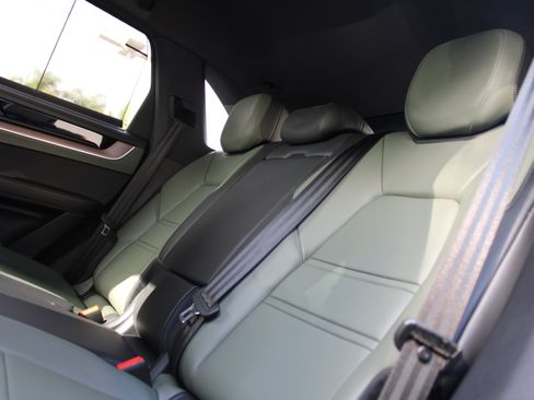 Certified 2025 Porsche Cayenne image 25