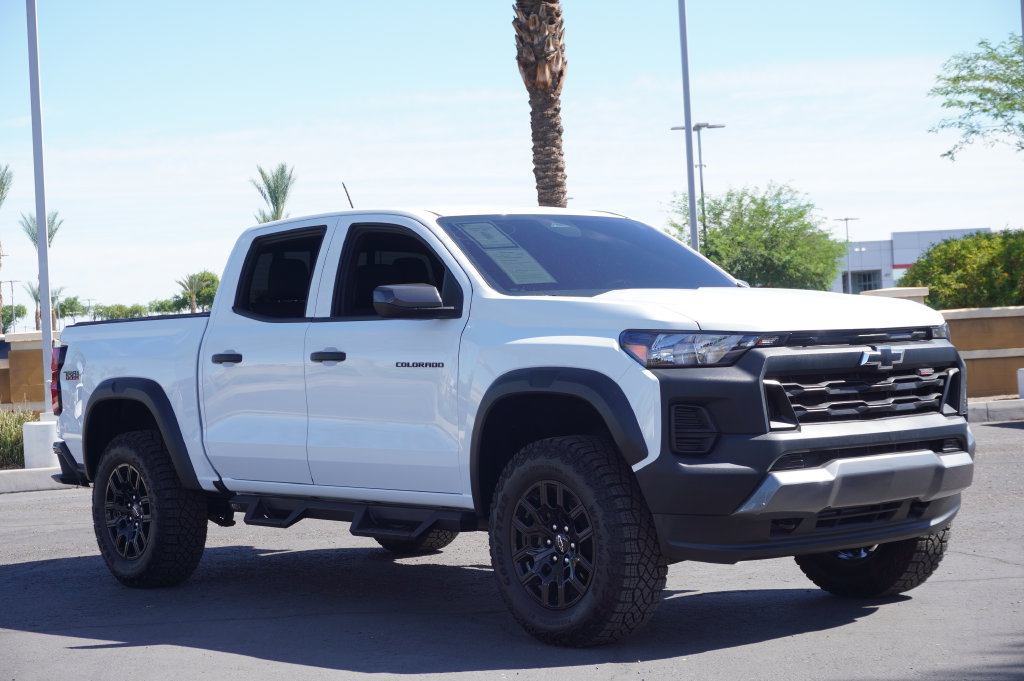 Certified 2025 Chevrolet Colorado Trail Boss AWD/4WD image 4