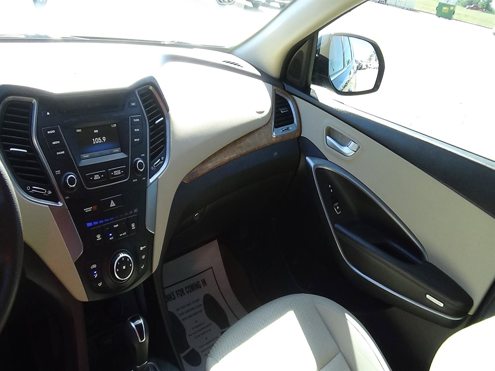 Used 2016 Hyundai Santa Fe SE FWD image 14