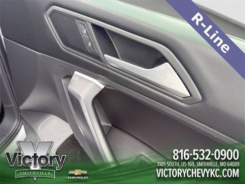 Used 2021 Volkswagen Tiguan SE R-Line image 16