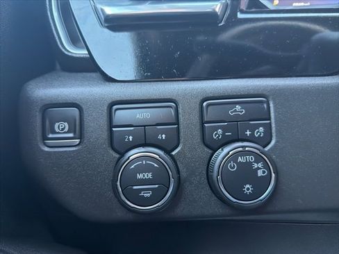 Used 2025 Chevrolet Silverado 1500 LT image 19