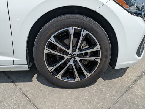 Certified 2024 Volkswagen Jetta Sport FWD image 11