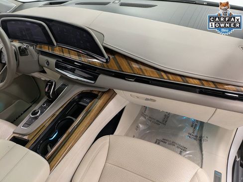 Used 2022 Cadillac Escalade Premium Luxury Platinum image 30