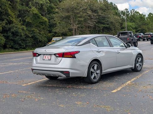 Used 2022 Nissan Altima 2.5 S FWD image 3