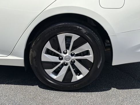 Certified 2025 Nissan Altima 2.5 S FWD image 12