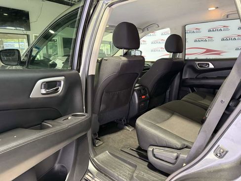Used 2020 Nissan Pathfinder S image 28