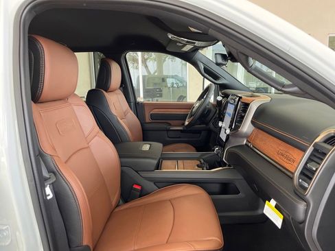 New 2023 RAM 3500 Limited image 21