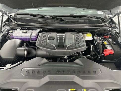 New 2026 Jeep Grand Wagoneer Summit image 18