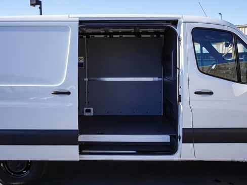 Used 2025 Mercedes-Benz Sprinter 2500 image 9