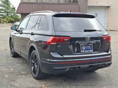 Certified 2022 Volkswagen Tiguan SE R-Line image 8