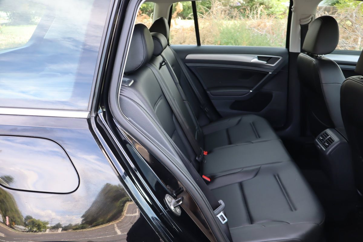 Used 2016 Volkswagen Golf Limited Edition FWD image 21