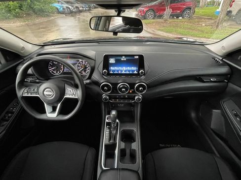 Used 2024 Nissan Sentra SV FWD image 11