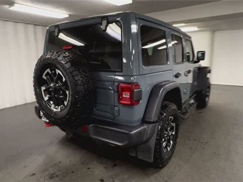 Used 2024 Jeep Wrangler Unlimited Rubicon w/ Technology Group image 8