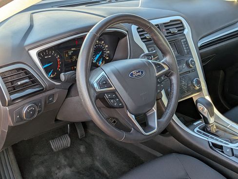 Used 2015 Ford Fusion SE w/ Equipment Group 201A image 15