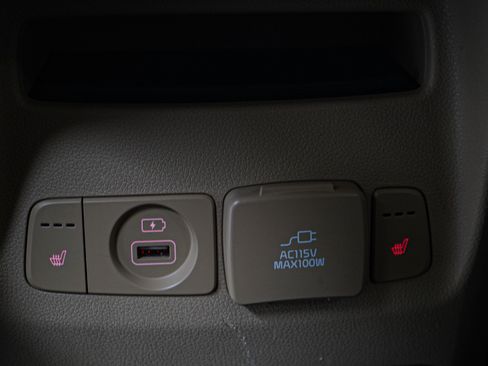 Used 2016 Kia Sedona SX FWD image 24