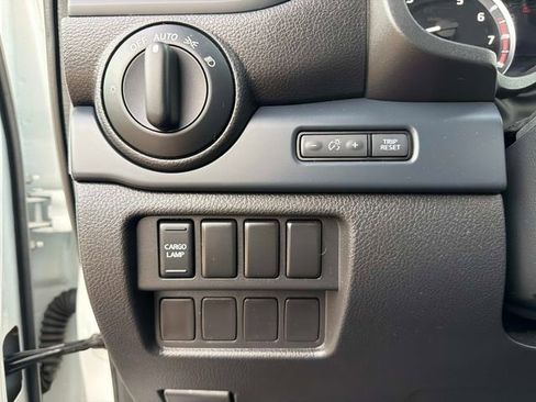 Used 2022 Nissan Titan S w/ HD Front GAWR Package AWD/4WD image 30