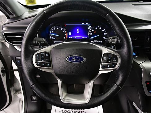 Used 2020 Ford Explorer XLT w/ Equipment Group 202A AWD/4WD image 19