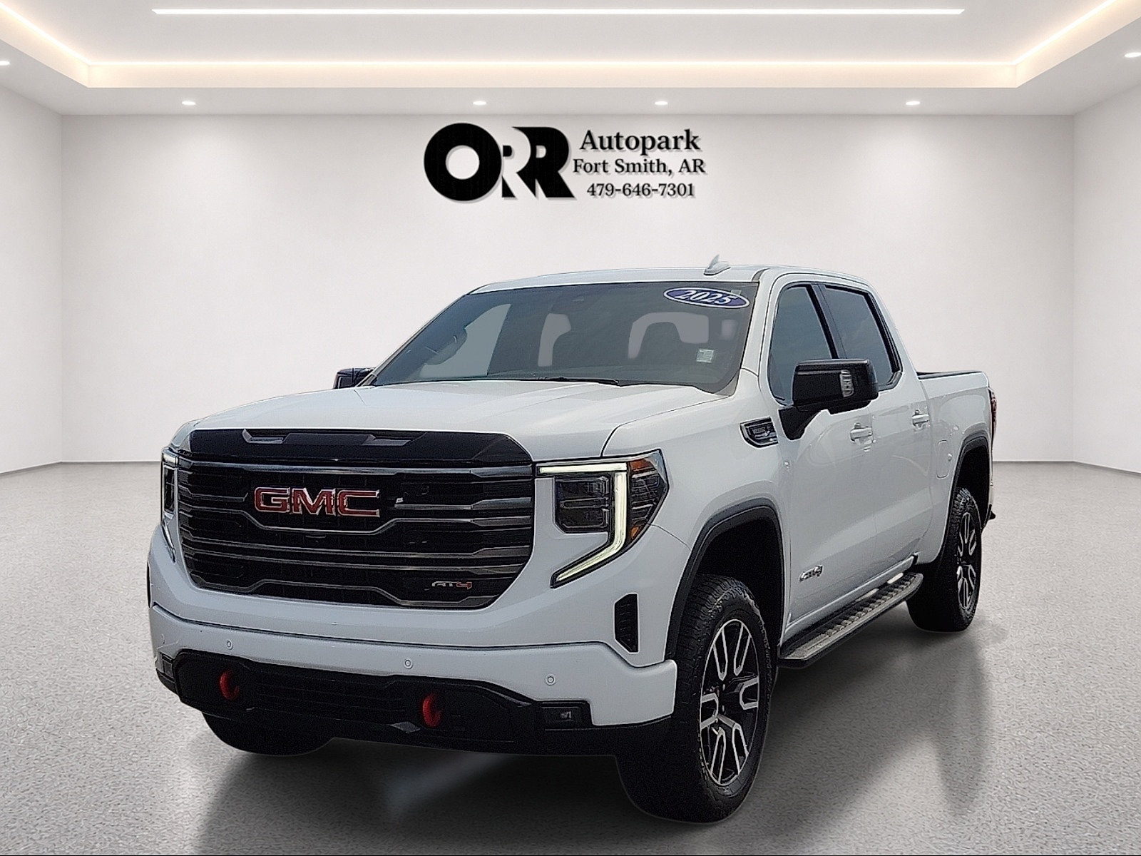 Used 2025 GMC Sierra 1500 AT4 w/ AT4 Premium Package AWD/4WD image 2
