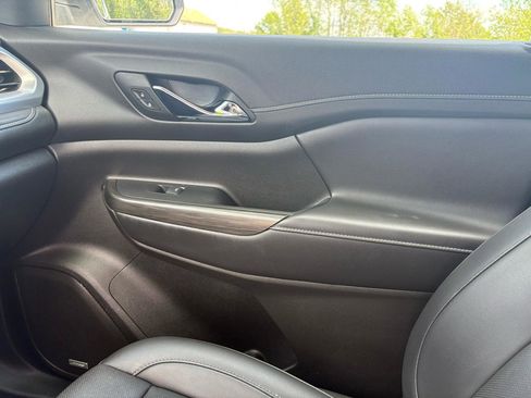 Used 2023 GMC Acadia SLT w/ Technology Package image 22