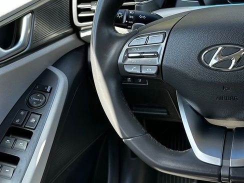 Used 2020 Hyundai Ioniq SEL FWD image 32