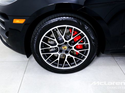 Used 2018 Porsche Macan Turbo AWD/4WD image 32