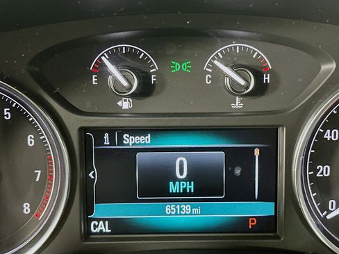 Used 2019 Buick Enclave Essence image 19