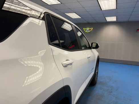 New 2026 Chevrolet Equinox LT w/ Convenience Package II FWD image 6