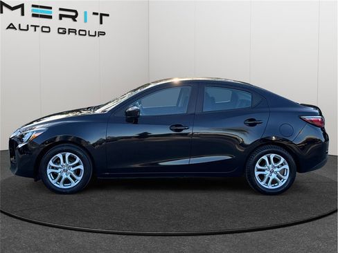 Used 2016 Scion iA image 5