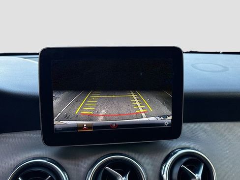 Used 2019 Mercedes-Benz GLA 250 4MATIC image 13