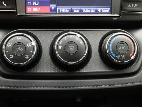 Used 2018 Toyota RAV4 LE image 22